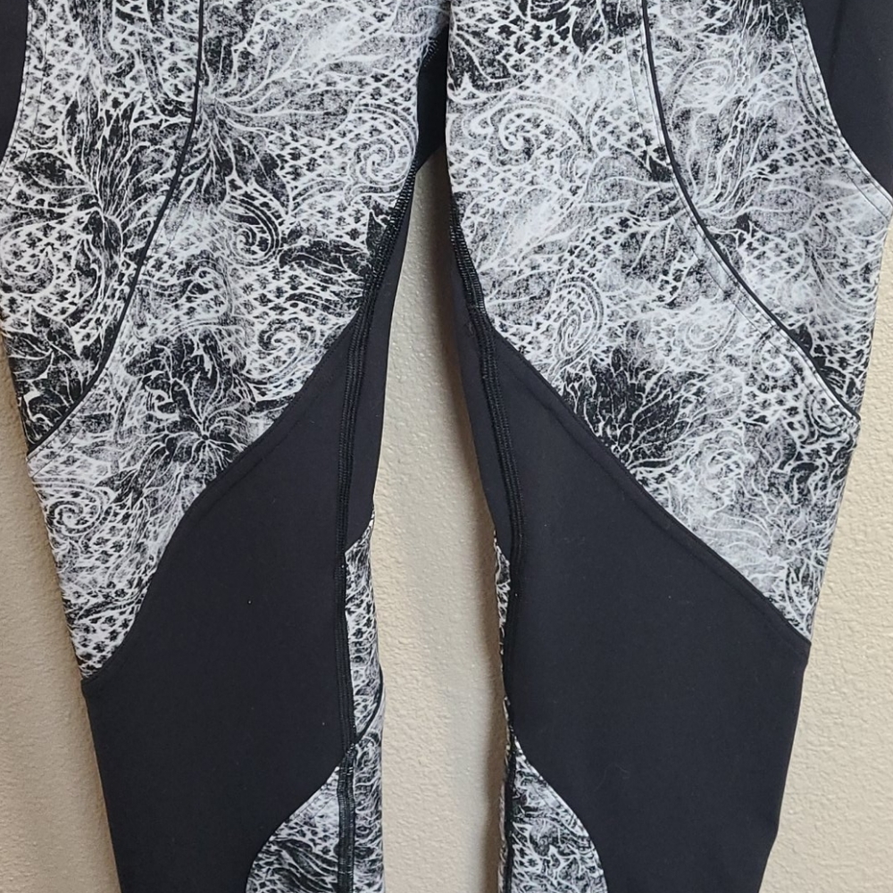 Lululemon Sweat & Repeat Tights - Picture 7 of 12